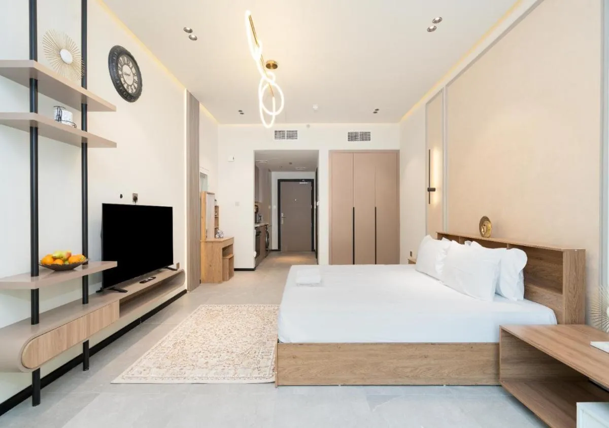 Burj View - Luxury Studio - Near Dubai Miracle & Butterfly Garden- Arjan, Dubailand — صورة 4