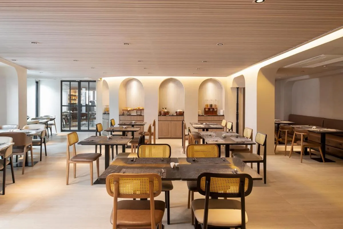 اواي بانكوك سوكهومفيت — صورة 4