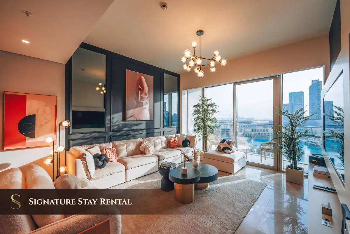 Stylish 2-Bedroom Luxury Stay in Downtown Dubai with Burj Khalifa & Fountain Views