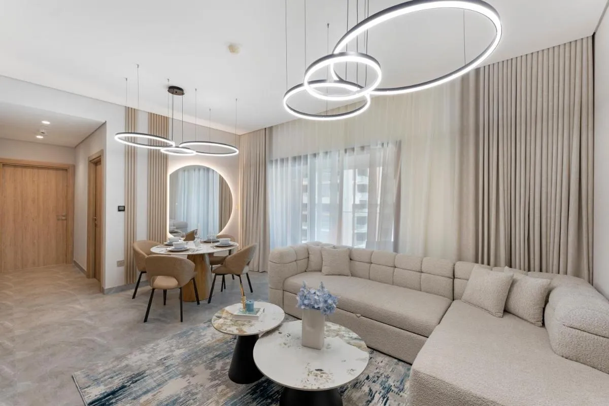 براند نيو 2بر ذا بينينسولا وني ويته بورج كهاليفا فييو - دبي، الإمارات