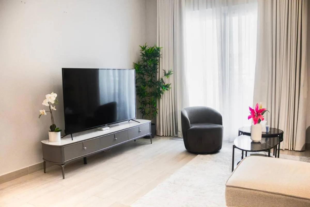 إليغانت بد هيغه فلور ستوننينغ فيو فورملا 1 — صورة 2