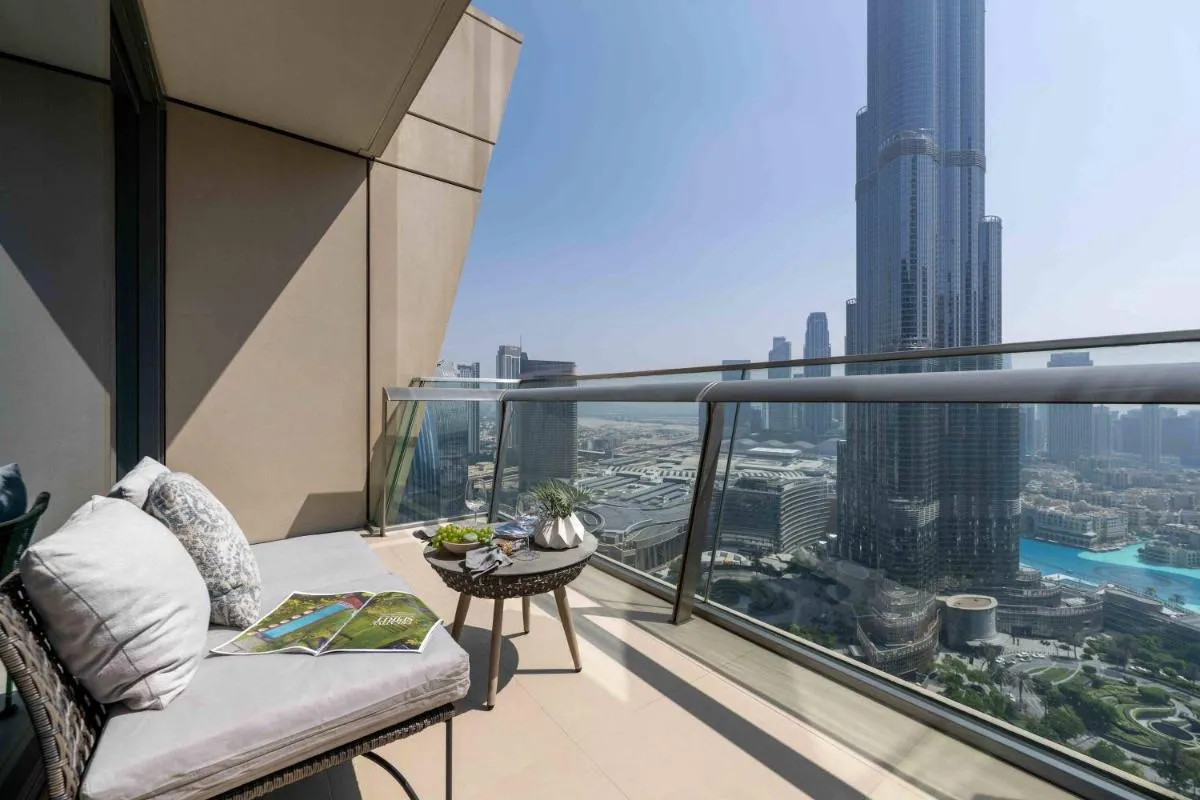Frank Porter - Burj Vista 1