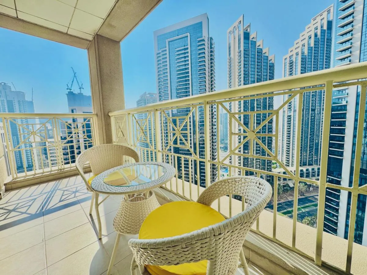 Venduras- Chic 1BR Getaway near Burj Khalifa - دبي، الإمارات