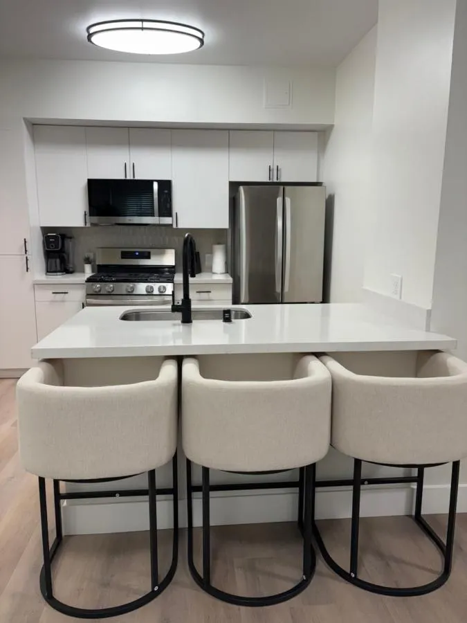 مودرن كريبتو لاكجري ليفينغ — صورة 4