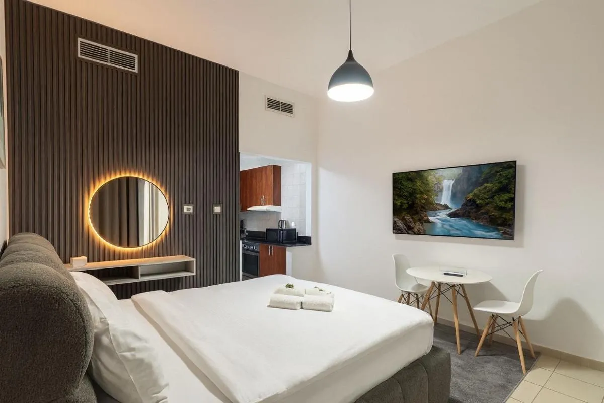 High-Floor Studio with Stunning Lake View in Dubai Marina — صورة 4