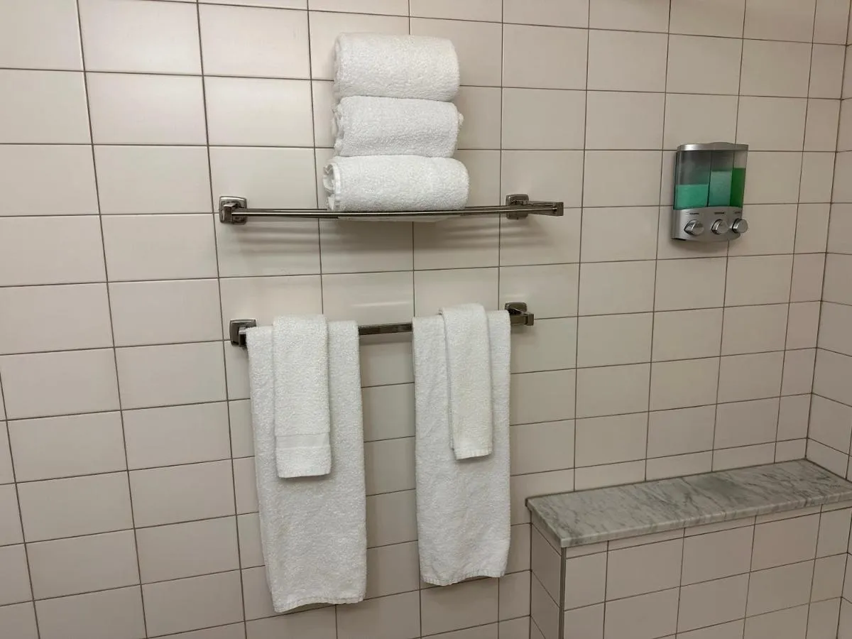 كوزي وبن سباك — صورة 4