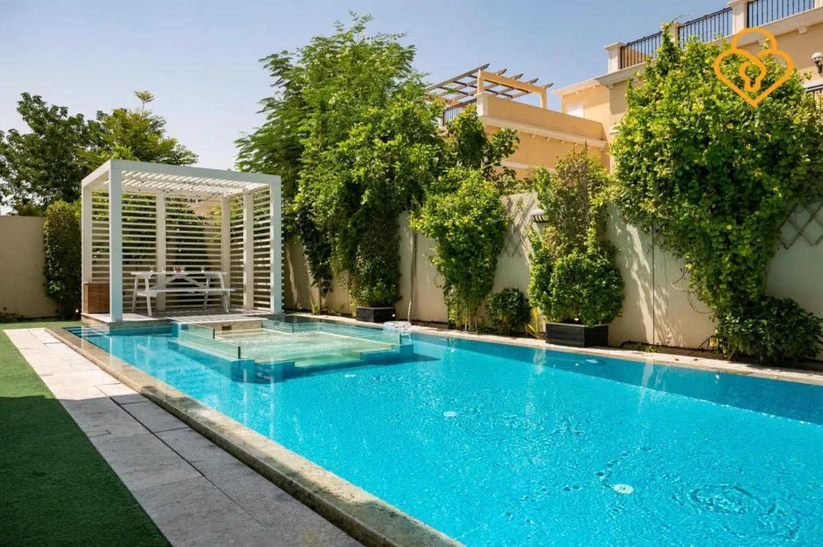 keysplease 4 BR Villa private pool, Jumeirah Park — صورة 4
