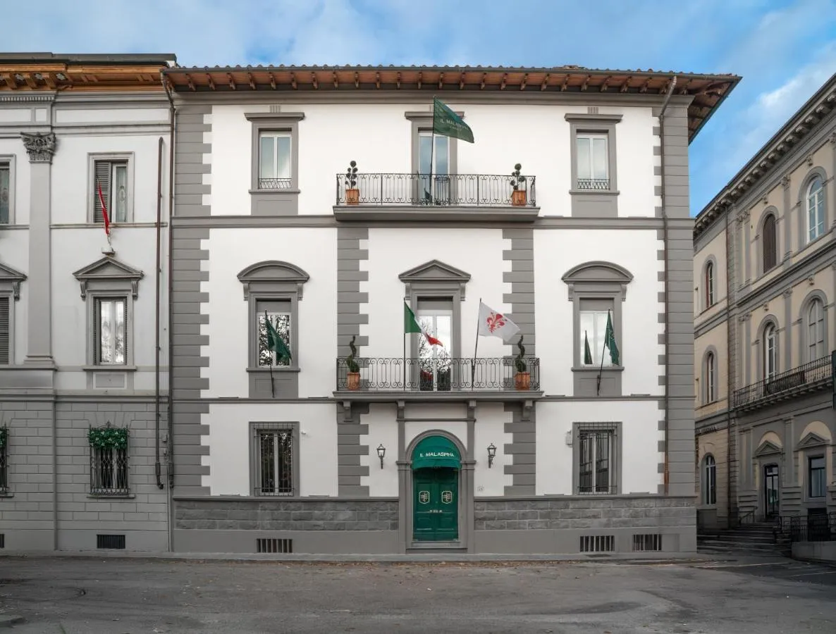 يل مالاسبينا بلاك وف تشارم - فلورنسا، إيطاليا