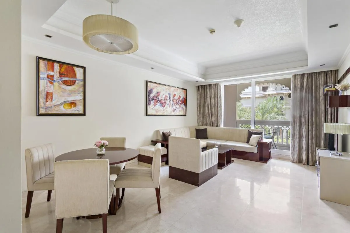 VayK - Stylish 1BR in Palm Jumeirah with Secluded Beach Access — صورة 3