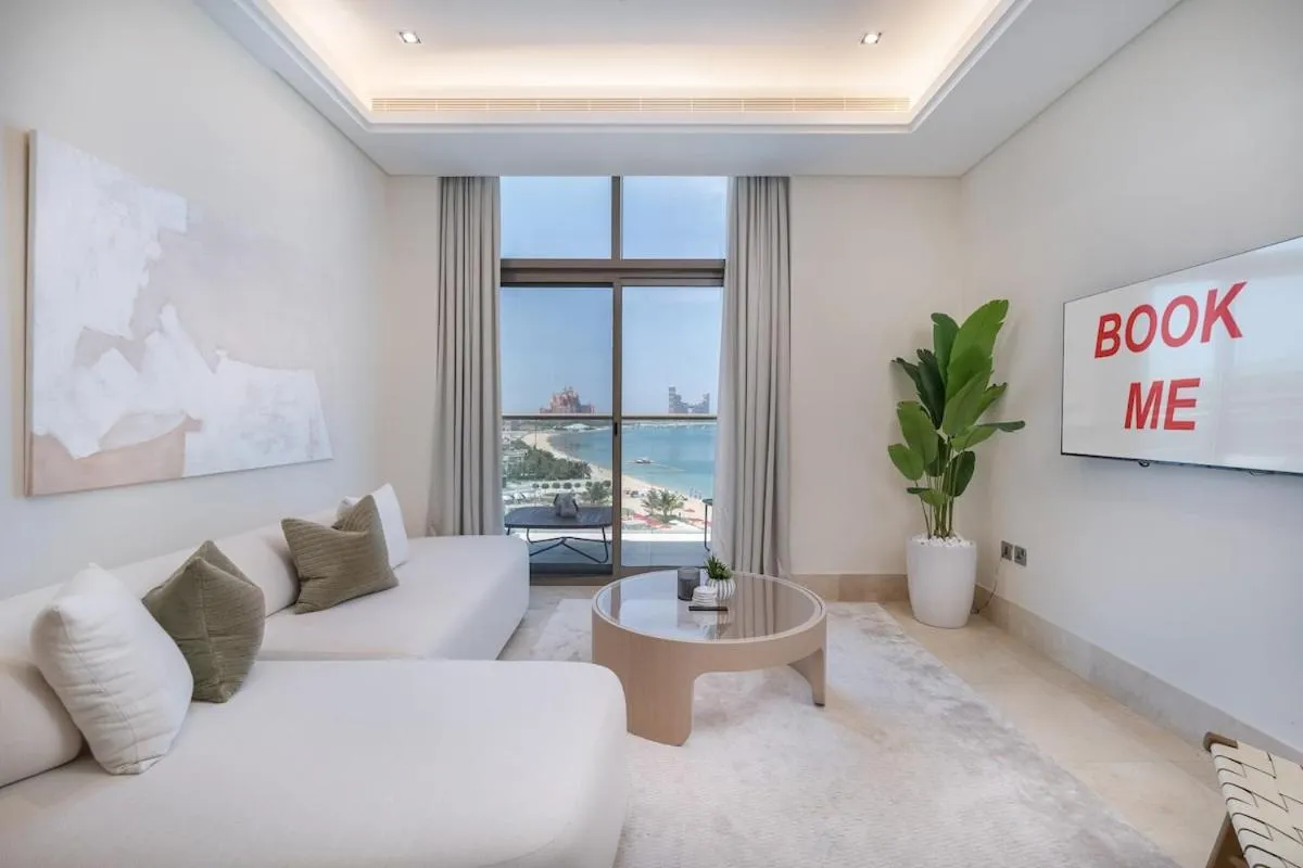 Free housekeeping visits during your stay - StayShort - Cozy 2BR in Palm Jumeirah with Beach Views — صورة 2
