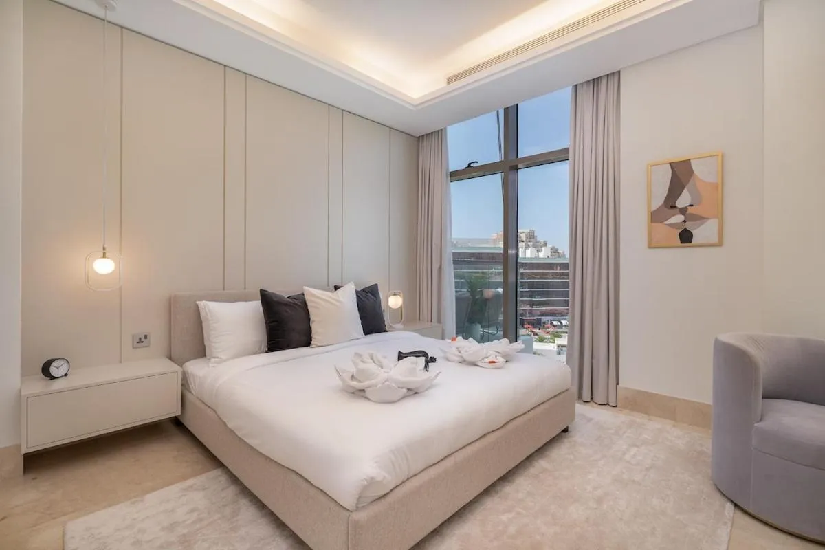 Free housekeeping visits during your stay - StayShort - Cozy 2BR in Palm Jumeirah with Beach Views — صورة 3