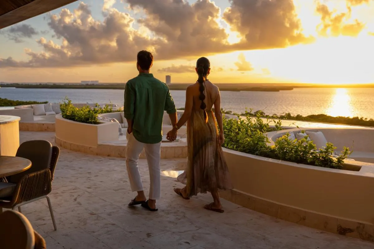 سكرتس ميرابل كانكن و سبا ادولتس ونلي — صورة 4