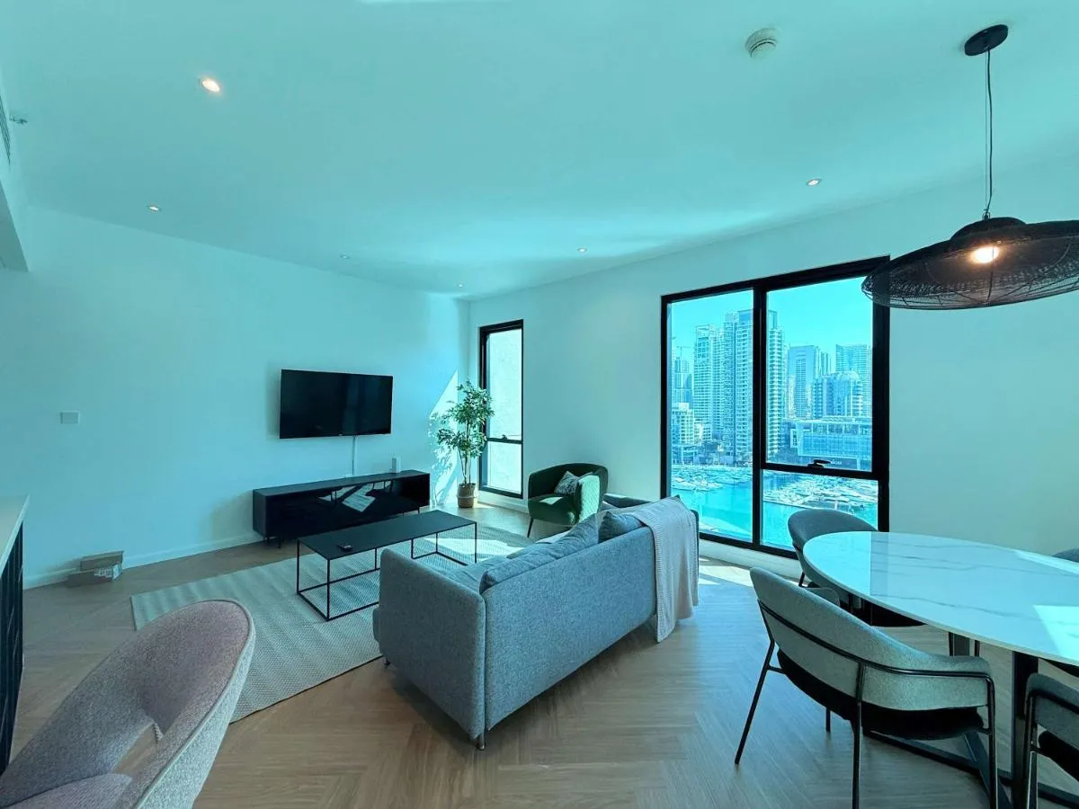 Luxury Upgraded 2BR in Dubai Marina