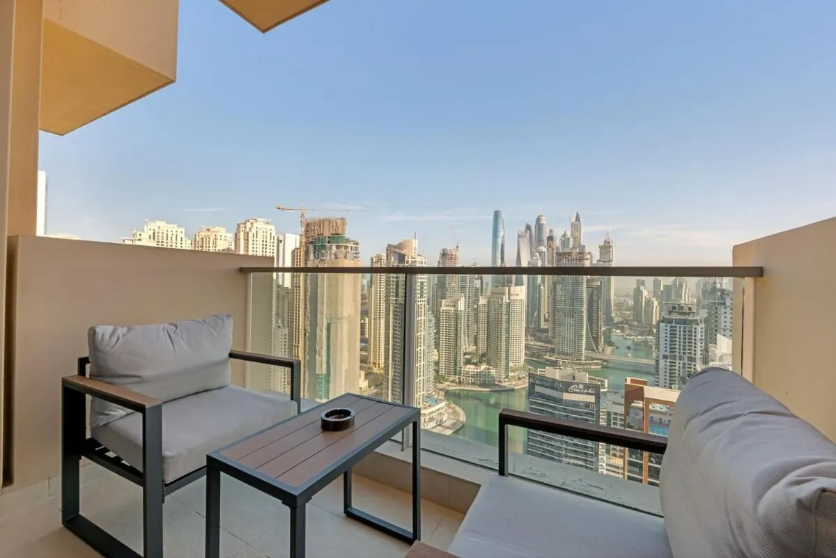 Waves - Modern Comfort 1BR Apt at JW Marriott Marina Mall