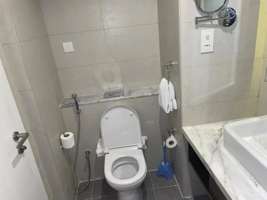 ⁨Canal View, Luxurious Studio In Downtown Dubai⁩ — صورة 8