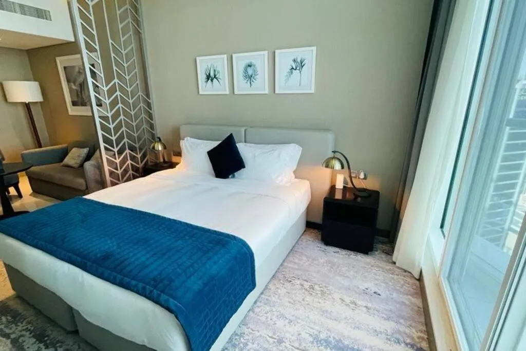 ⁨Canal View, Luxurious Studio In Downtown Dubai⁩ — صورة 10