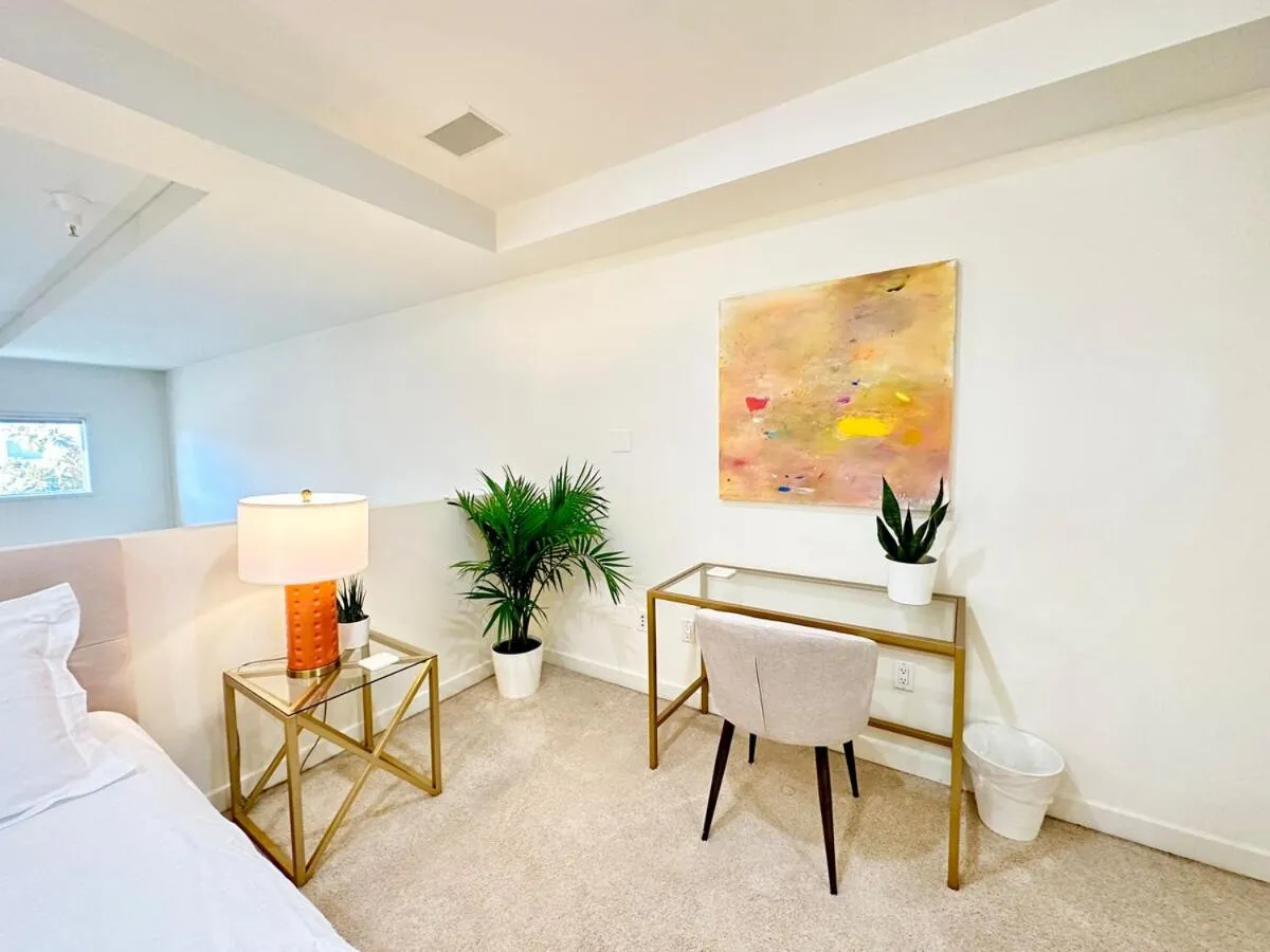 غاللري سبيشس بد با توو كينغ بدز — صورة 3