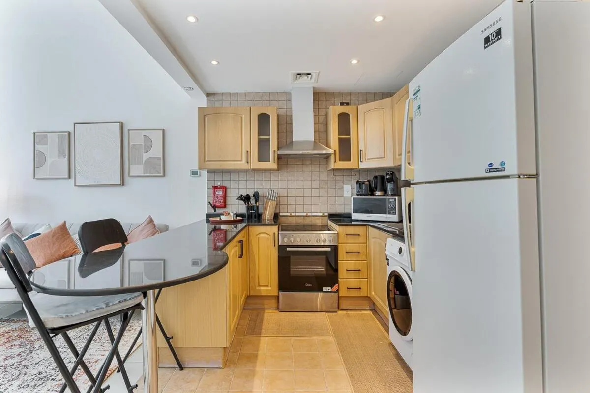 Modern Cozy Studio Near Dubai Marina — صورة 4