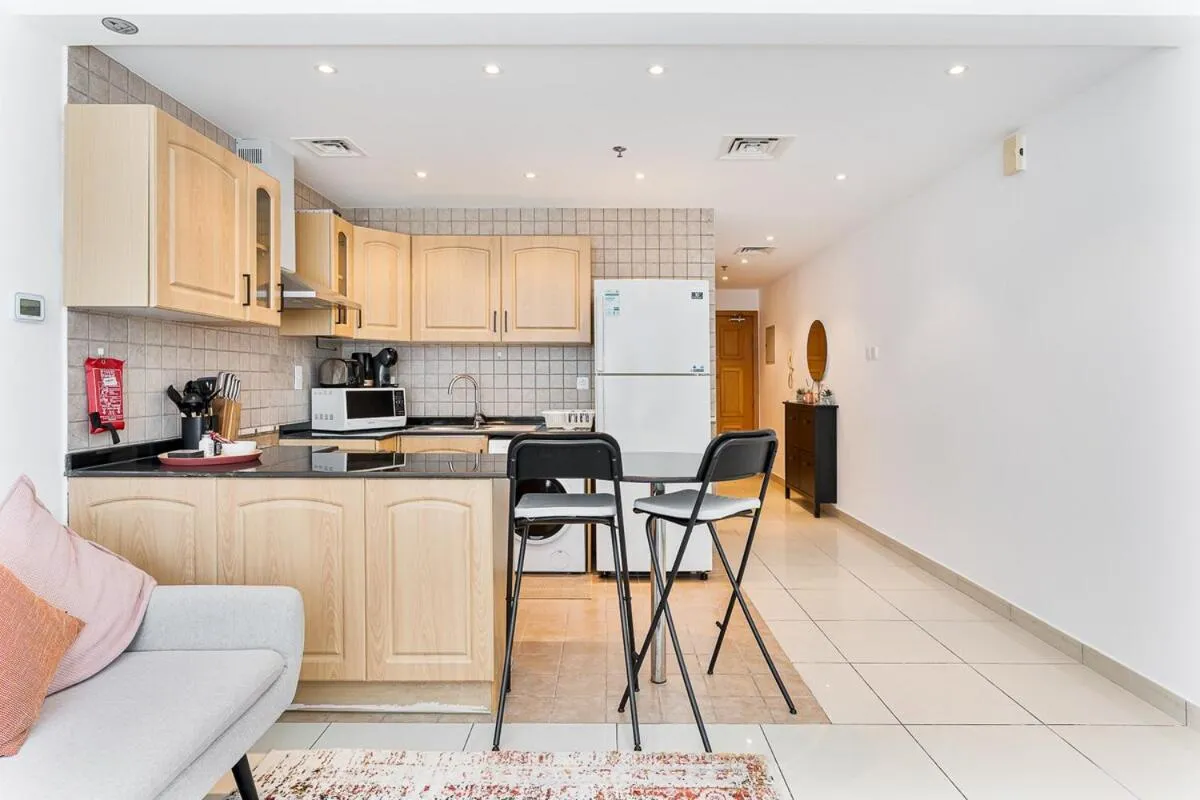 Modern Cozy Studio Near Dubai Marina — صورة 3