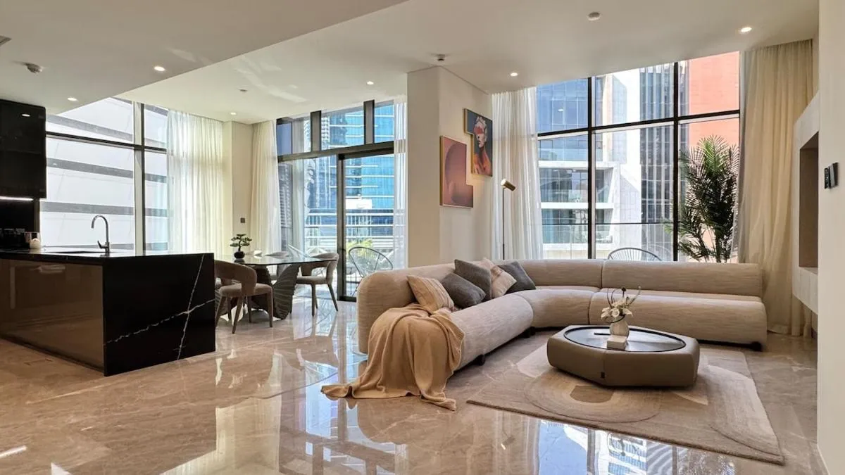 هوغي لاكشري واتيرفرونت دوبليكس ين ذا بينينسولا 5 - دبي، الإمارات