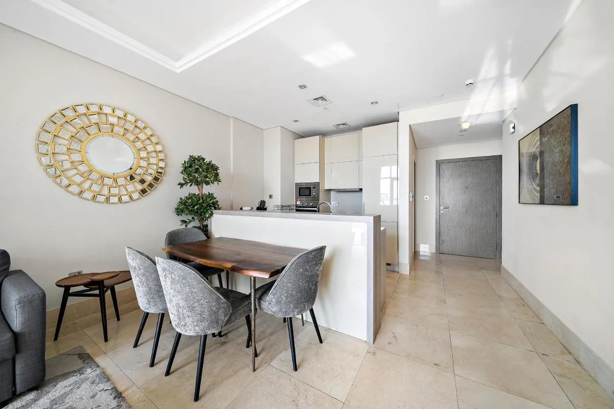 Upscale 1BR with Beach Access on Palm Jumeirah — صورة 4