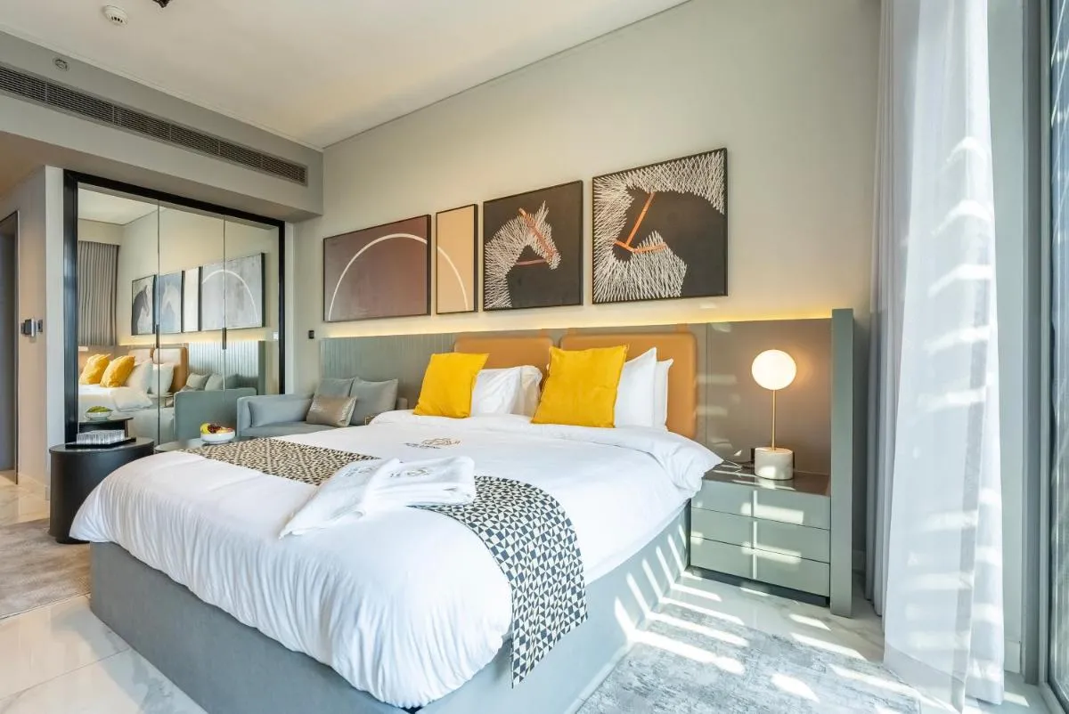 ⁨MAG318, Modern Studio Apartment with Great Amenities and Canal View, 5min Walk to Dubai Mall⁩ — صورة 44