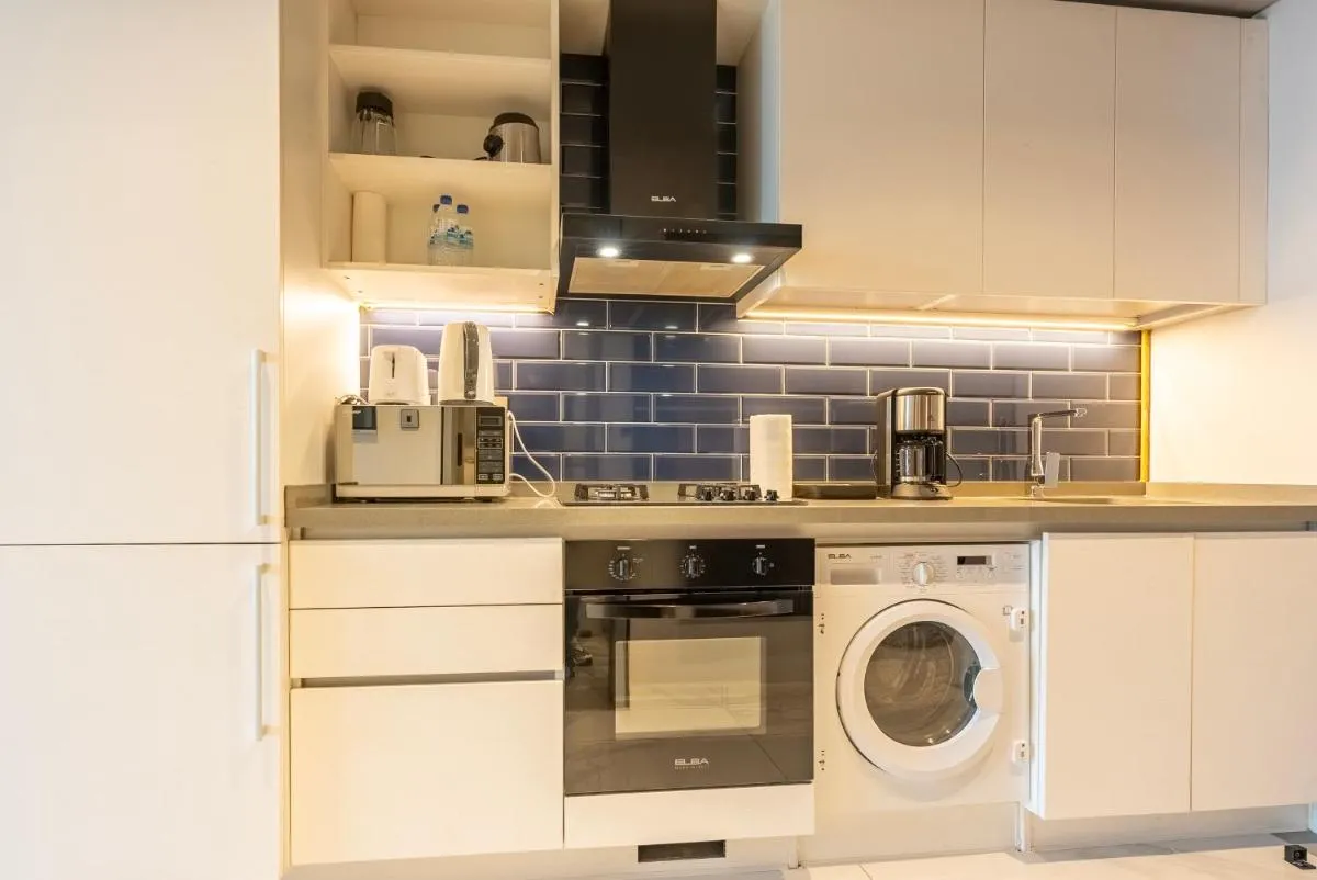 ⁨MAG318, Modern Studio Apartment with Great Amenities and Canal View, 5min Walk to Dubai Mall⁩ — صورة 10