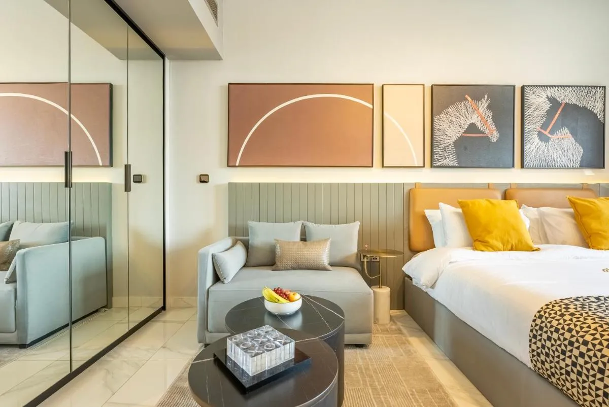 ⁨MAG318, Modern Studio Apartment with Great Amenities and Canal View, 5min Walk to Dubai Mall⁩ — صورة 46