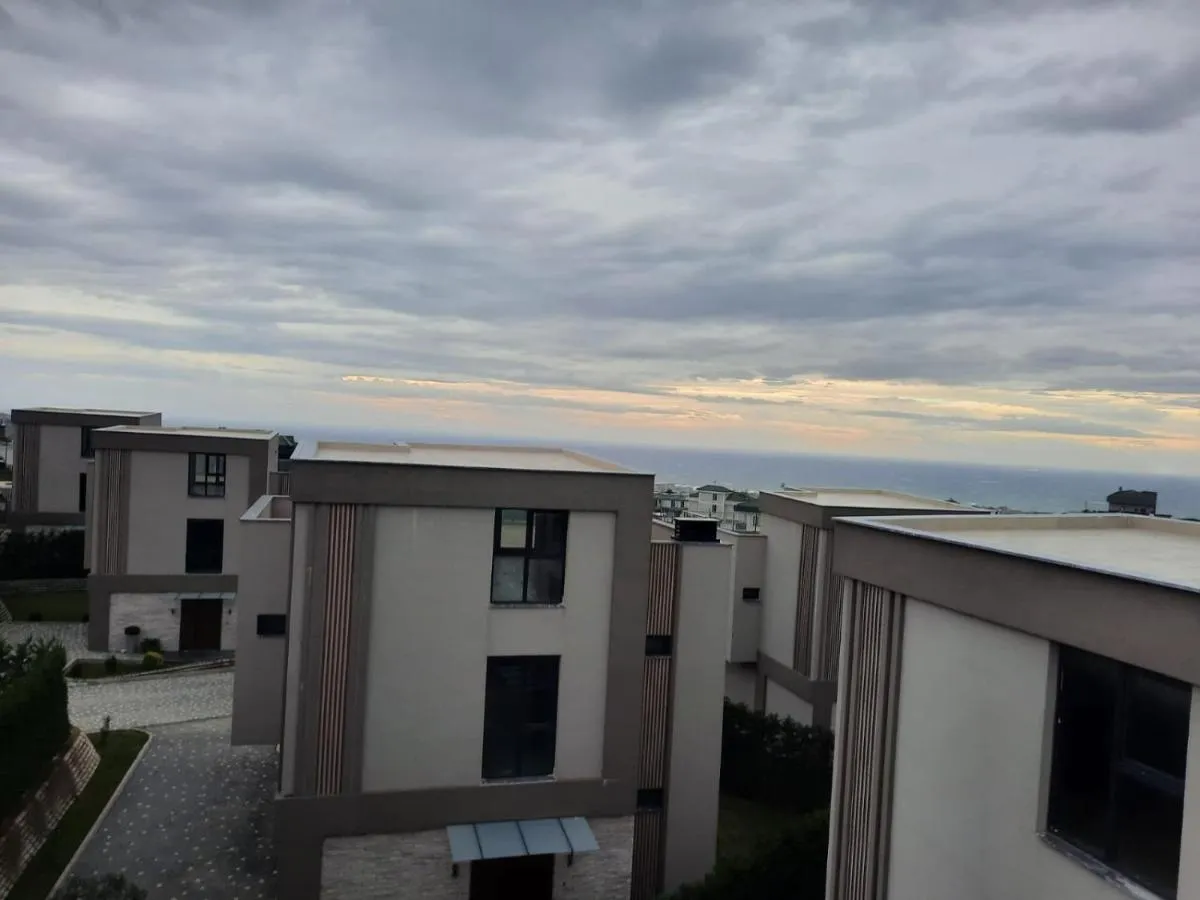 Villa with private pool for daily rent in Istanbul - Buyukcekmece، تركيا