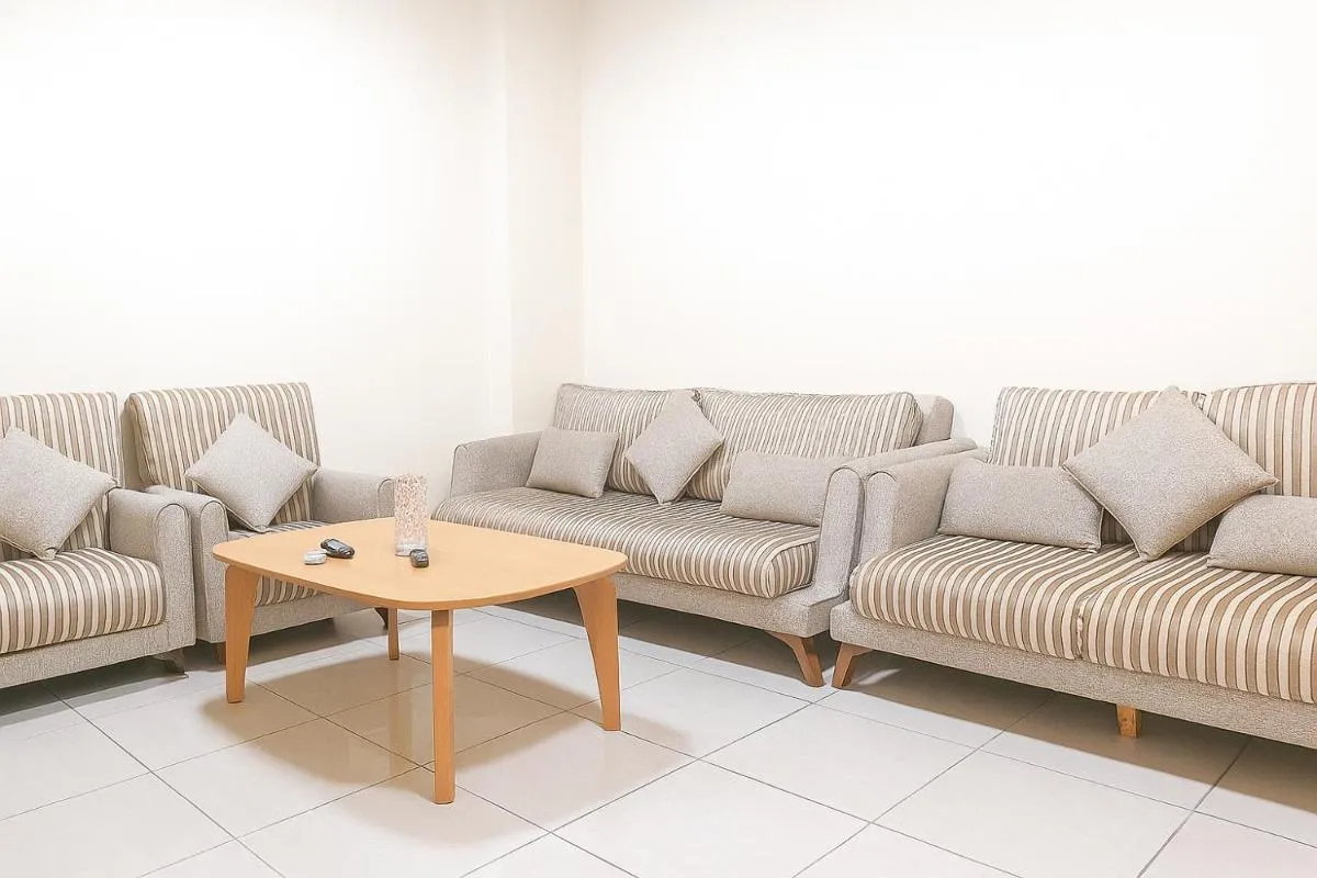 ⁨SPACIOUS 2 BEDROOM HALL APARTMENT IN SHARJAH DUBAI BORDER BY MAUON TOURISM⁩ — صورة 6