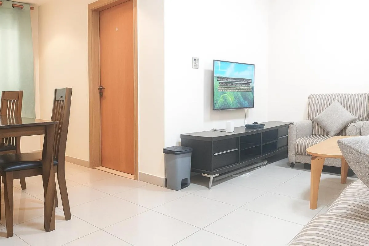 ⁨SPACIOUS 2 BEDROOM HALL APARTMENT IN SHARJAH DUBAI BORDER BY MAUON TOURISM⁩ — صورة 8