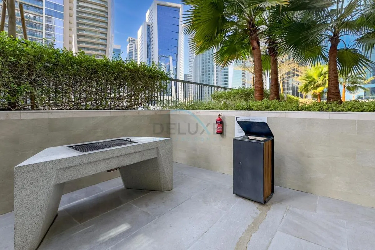⁨Dubai Canal and City Views 1BR, Minutes Drive to Burj Khalifa, DAMAC Zada Tower, Business Bay by Deluxe Holiday Homes⁩ — صورة 23