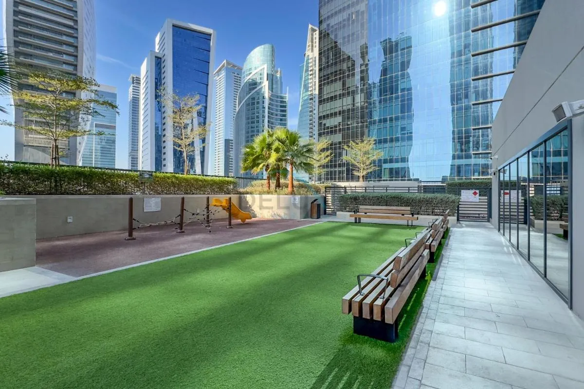 ⁨Dubai Canal and City Views 1BR, Minutes Drive to Burj Khalifa, DAMAC Zada Tower, Business Bay by Deluxe Holiday Homes⁩ — صورة 24