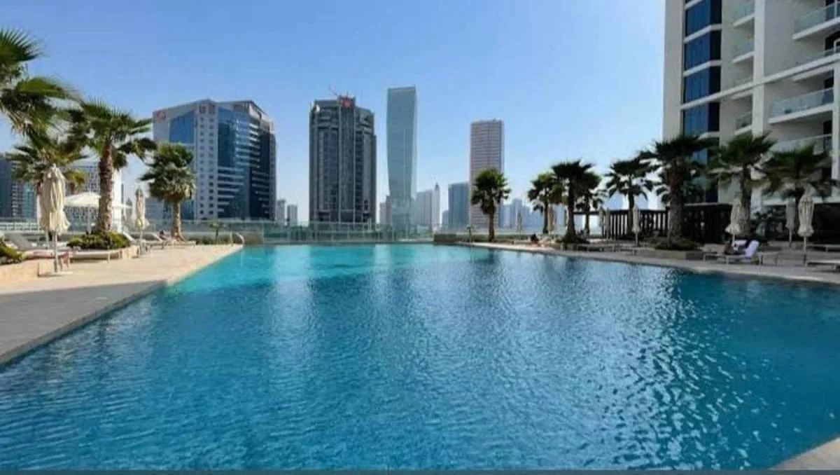 ⁨Elegant Studio with Canal Views DAMAC Prive⁩ — صورة 25