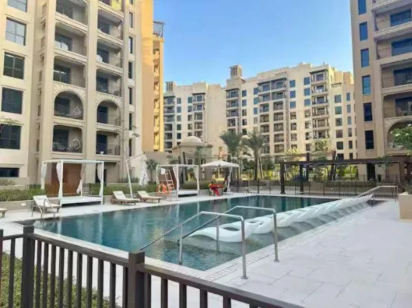 Vogue Madinat Jumeirah Living Jadeel near Burj AlArab, One-Bedroom Apartment with Large Balcony and Pool View, Access to All Amenities — صورة 3