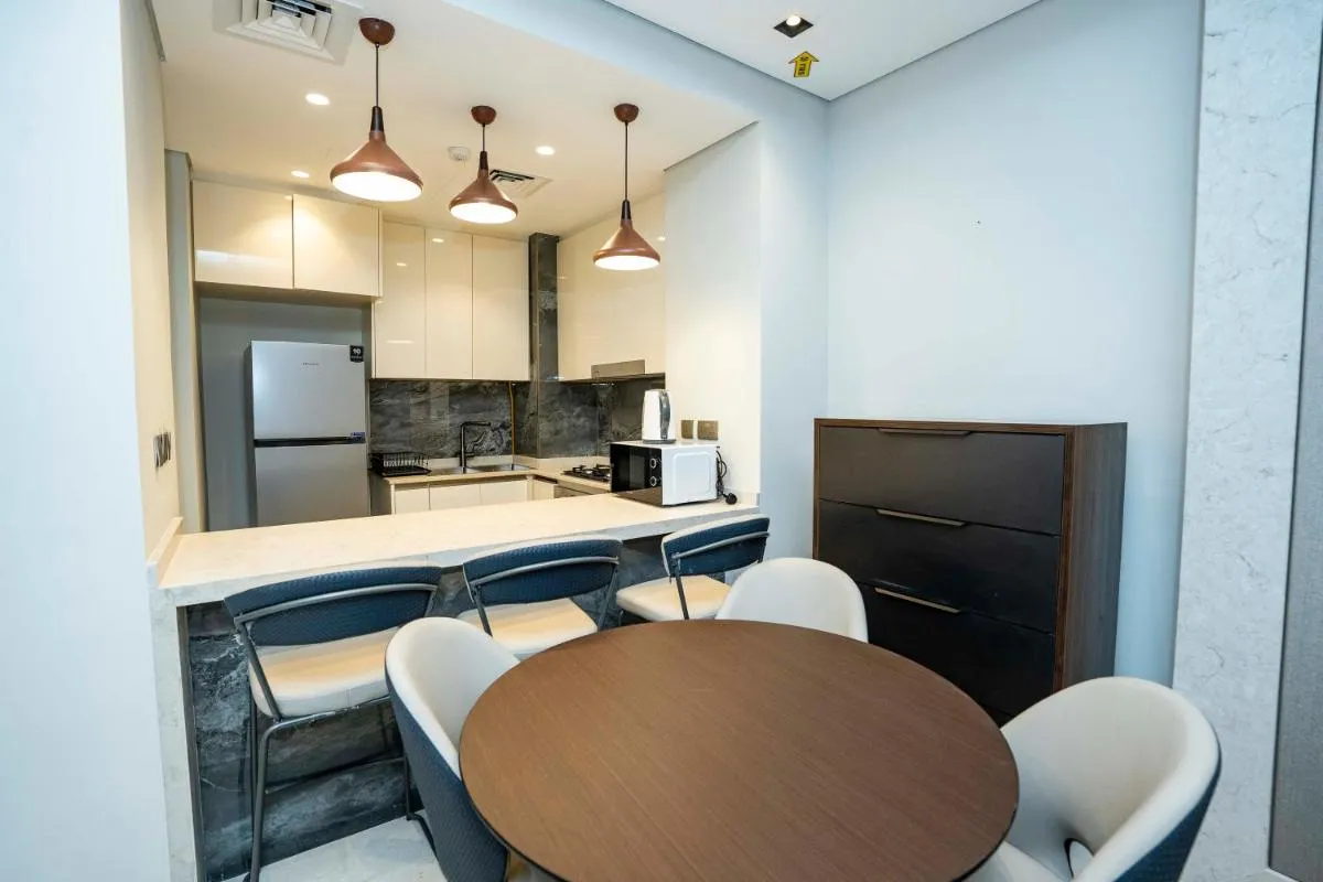 ⁨High-Rise Comfort 2BR in Nobles Tower in Dubai⁩ — صورة 14