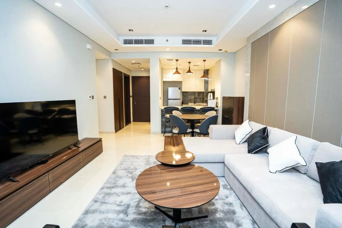 ⁨High-Rise Comfort 2BR in Nobles Tower in Dubai⁩ — صورة 12
