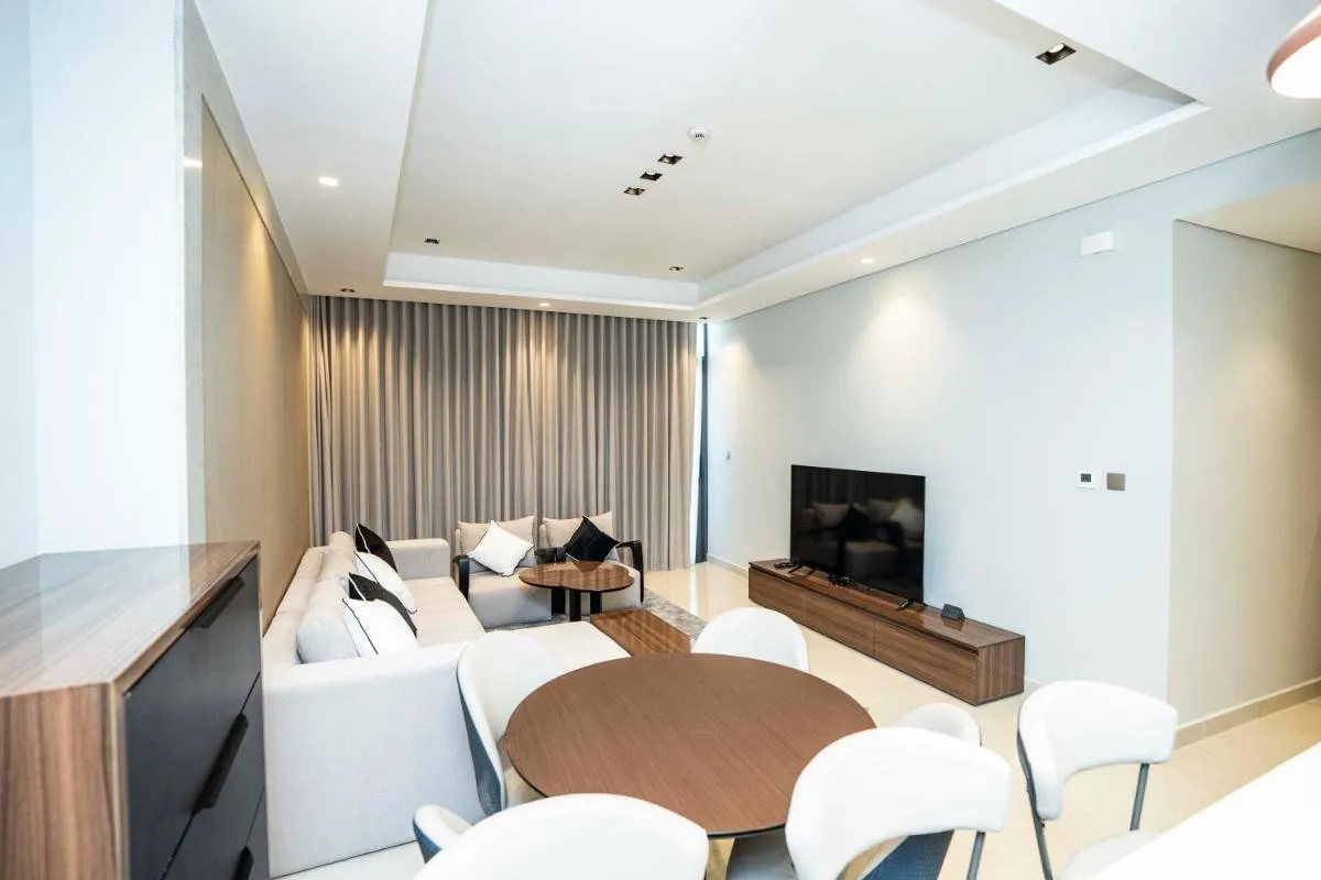 ⁨High-Rise Comfort 2BR in Nobles Tower in Dubai⁩ — صورة 11