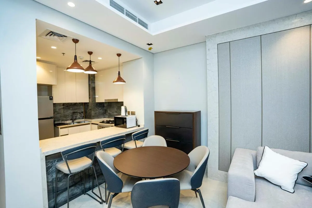 ⁨High-Rise Comfort 2BR in Nobles Tower in Dubai⁩ — صورة 16