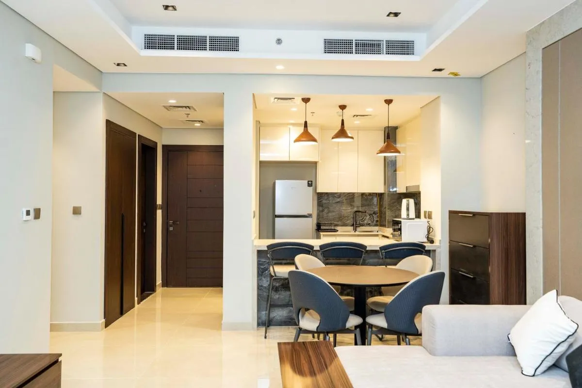 ⁨High-Rise Comfort 2BR in Nobles Tower in Dubai⁩ — صورة 13