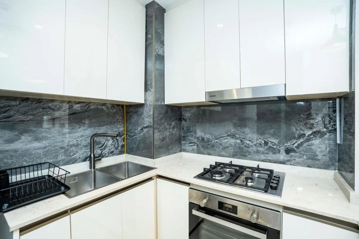 ⁨High-Rise Comfort 2BR in Nobles Tower in Dubai⁩ — صورة 20