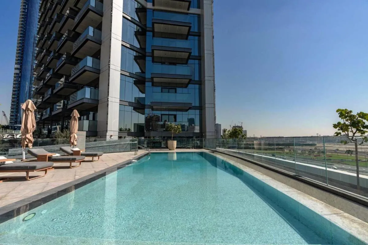 ⁨High-Rise Comfort 2BR in Nobles Tower in Dubai⁩ — صورة 5