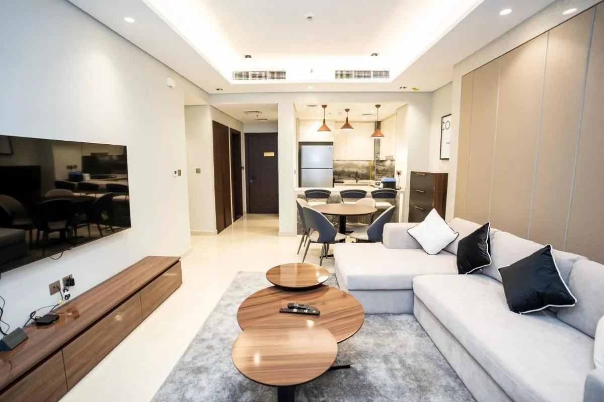 Spacious Luxe 2BR in Dubai - With Pool and Gym - دبي، الإمارات