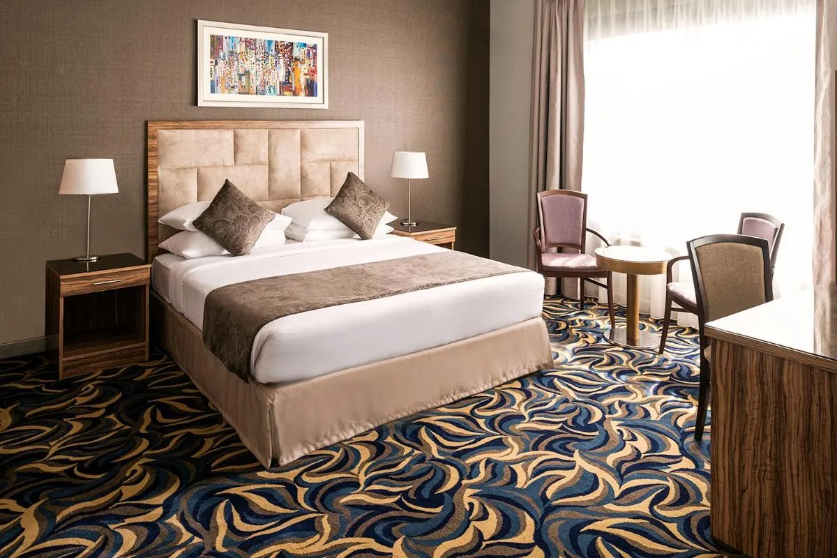 يميراتيس بلازا هوتيل — صورة 2