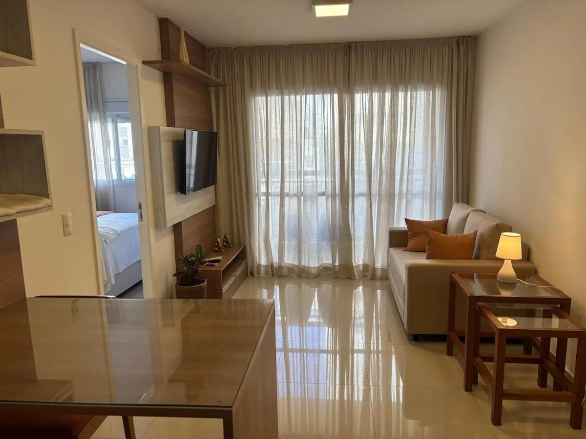 لكا بربارادو بارا تمبورادا كنتال د سب - ساو باولو، البرازيل