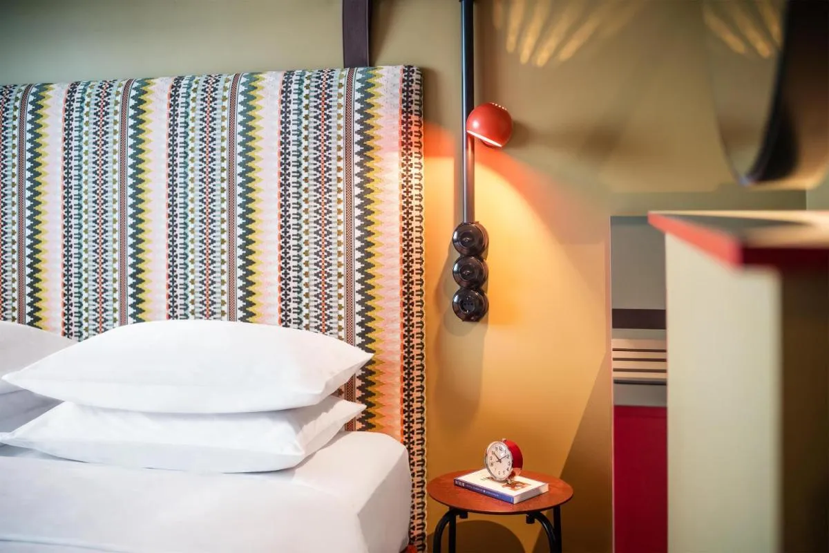 م و الل برلين إيست سيد باي حياة - برلين، ألمانيا