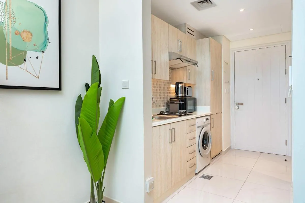 ⁨PVH - Seven Palm - Modern Studio with Beach Access near Palm Jumeirah Mall⁩ — صورة 8