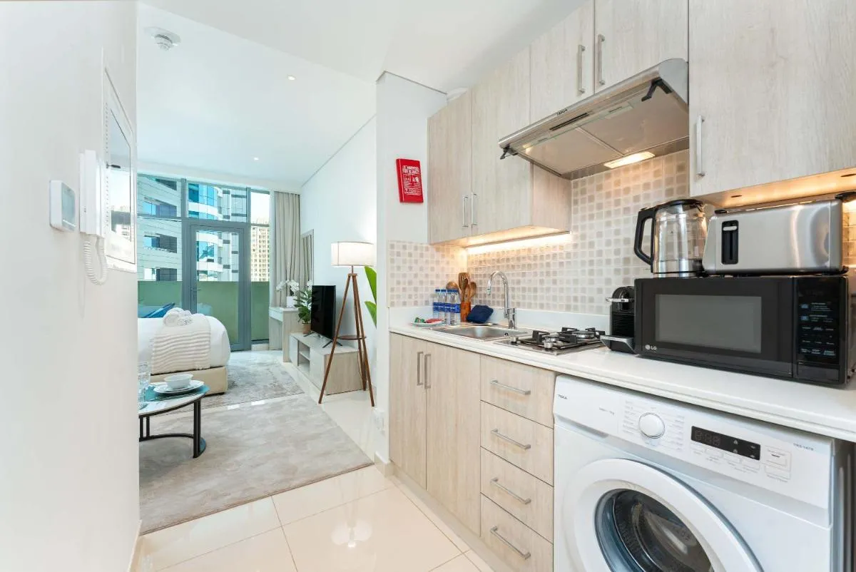 ⁨PVH - Seven Palm - Modern Studio with Beach Access near Palm Jumeirah Mall⁩ — صورة 12