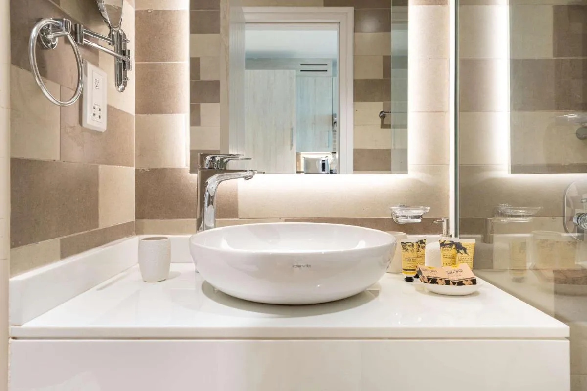 ⁨PVH - Seven Palm - Modern Studio with Beach Access near Palm Jumeirah Mall⁩ — صورة 18