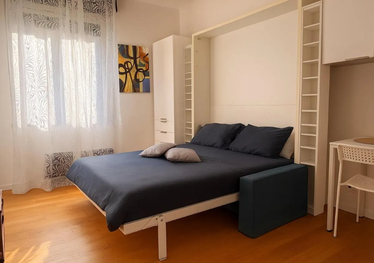 دوومو 20 مين سويت مودرنا مترو م 5 مين - ميلانو، إيطاليا